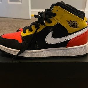 Air Jordan 1 Mid SE ( GS )